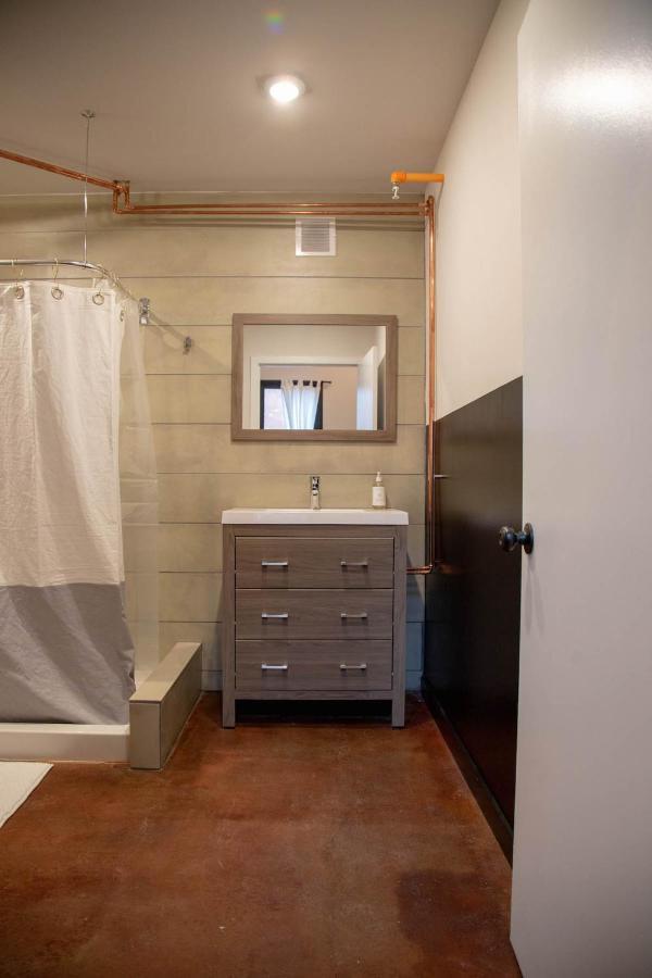 Eco Friendly Loft In Center City, Contactless Check In - Hive Room ฟิลาเดลเฟีย ภายนอก รูปภาพ